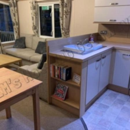 Jems Hot-Tub Getaways 8 Berth At Tattershall Lakes Exterior photo