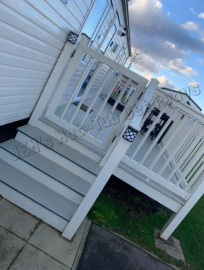 Jems Hot-Tub Getaways 8 Berth At Tattershall Lakes Exterior photo
