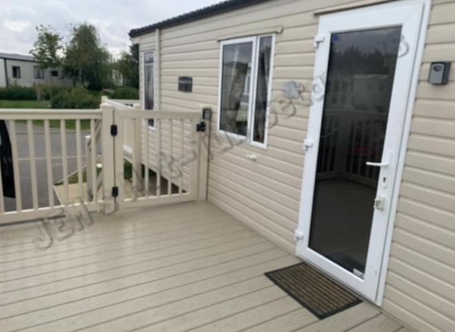 Jems Hot-Tub Getaways 8 Berth At Tattershall Lakes Exterior photo